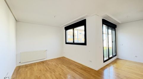 Foto 4 de Àtic de lloguer a De María Tudor, Sanchinarro, Madrid Capital