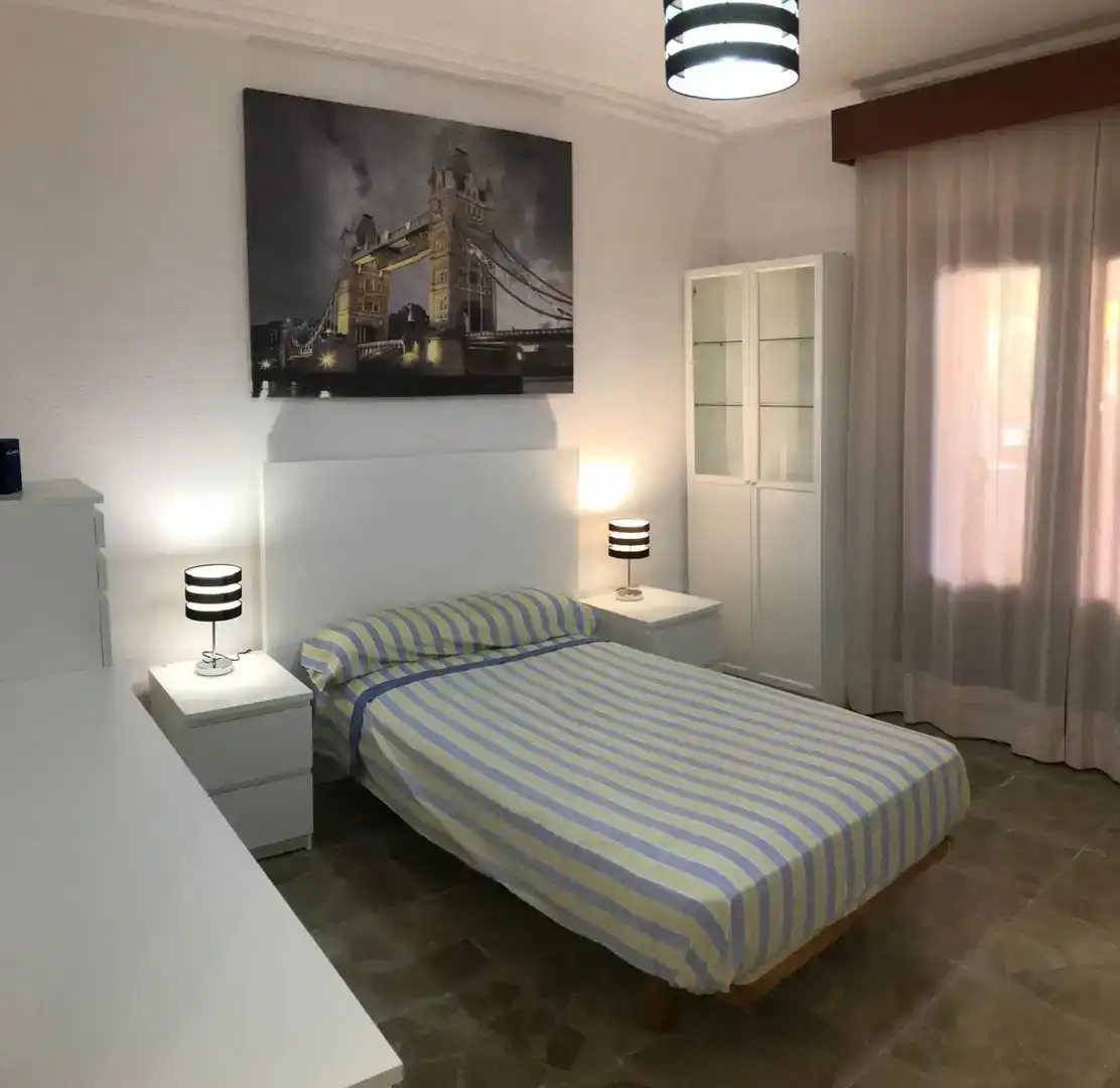 Habitación de Casa o chalet en venta en Algeciras con Aire acondicionado, Jardín privado y Trastero