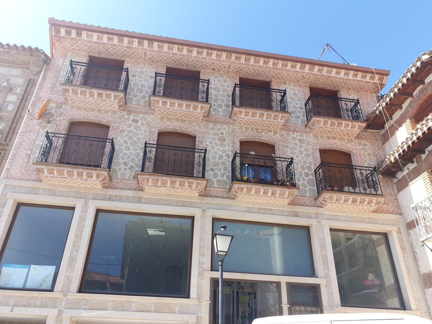 Vista exterior de Local en venta en Almorox