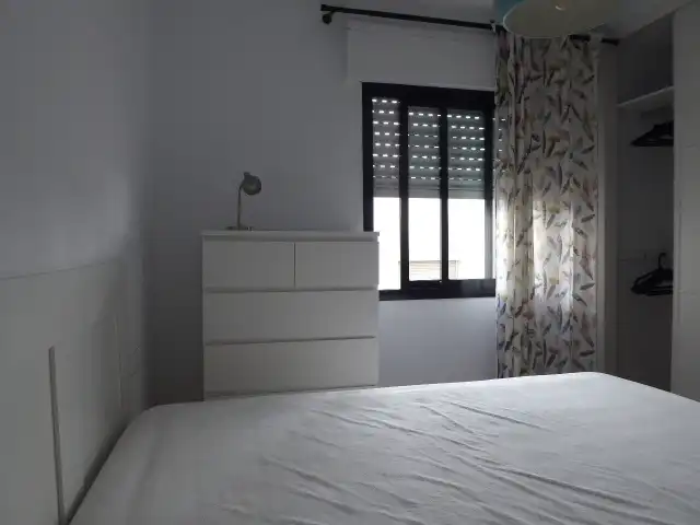 Schlafzimmer von Wohnung zur Miete in Málaga mit Klimaanlage, Abstellraum und Möbliert