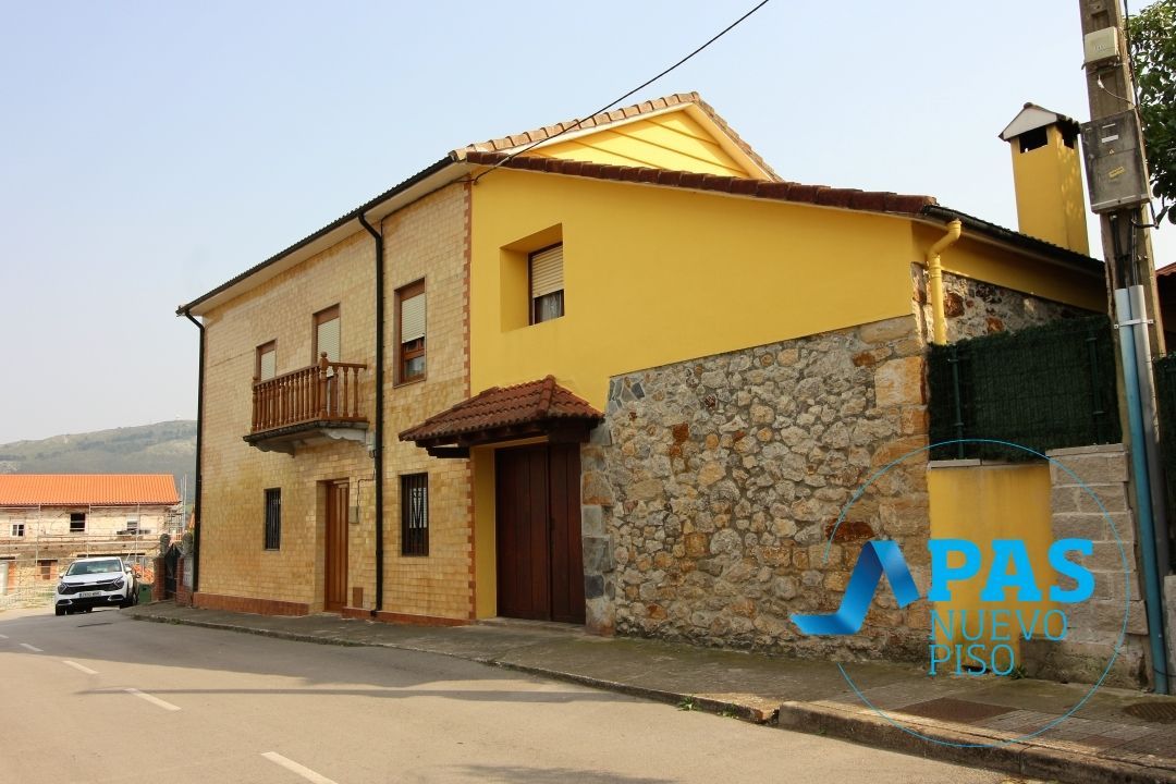 Exterior view of House or chalet for sale in El Astillero    with Heating, Private garden and Storage room