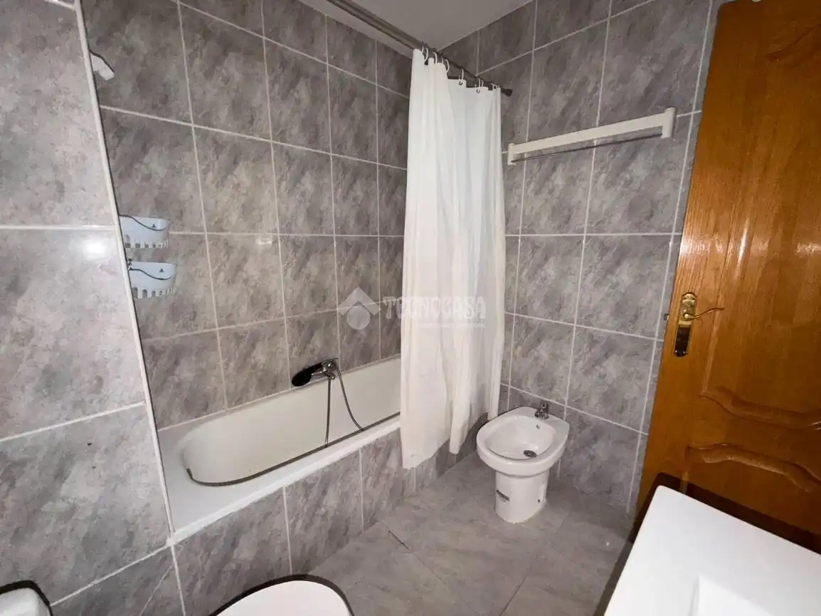 Bathroom of Flat for sale in Leganés  with Heating and Terrace