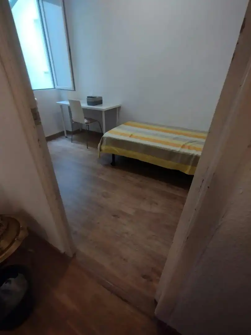 Schlafzimmer von Wohnung zur untervermieten in  Valencia Capital mit Heizung, Möbliert und Waschmaschine