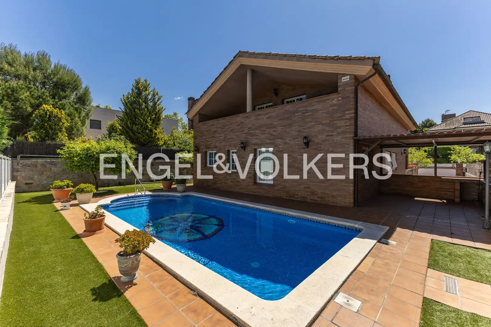 Piscina de Casa o chalet en venta en Molins de Rei con Aire acondicionado, Calefacción y Jardín privado