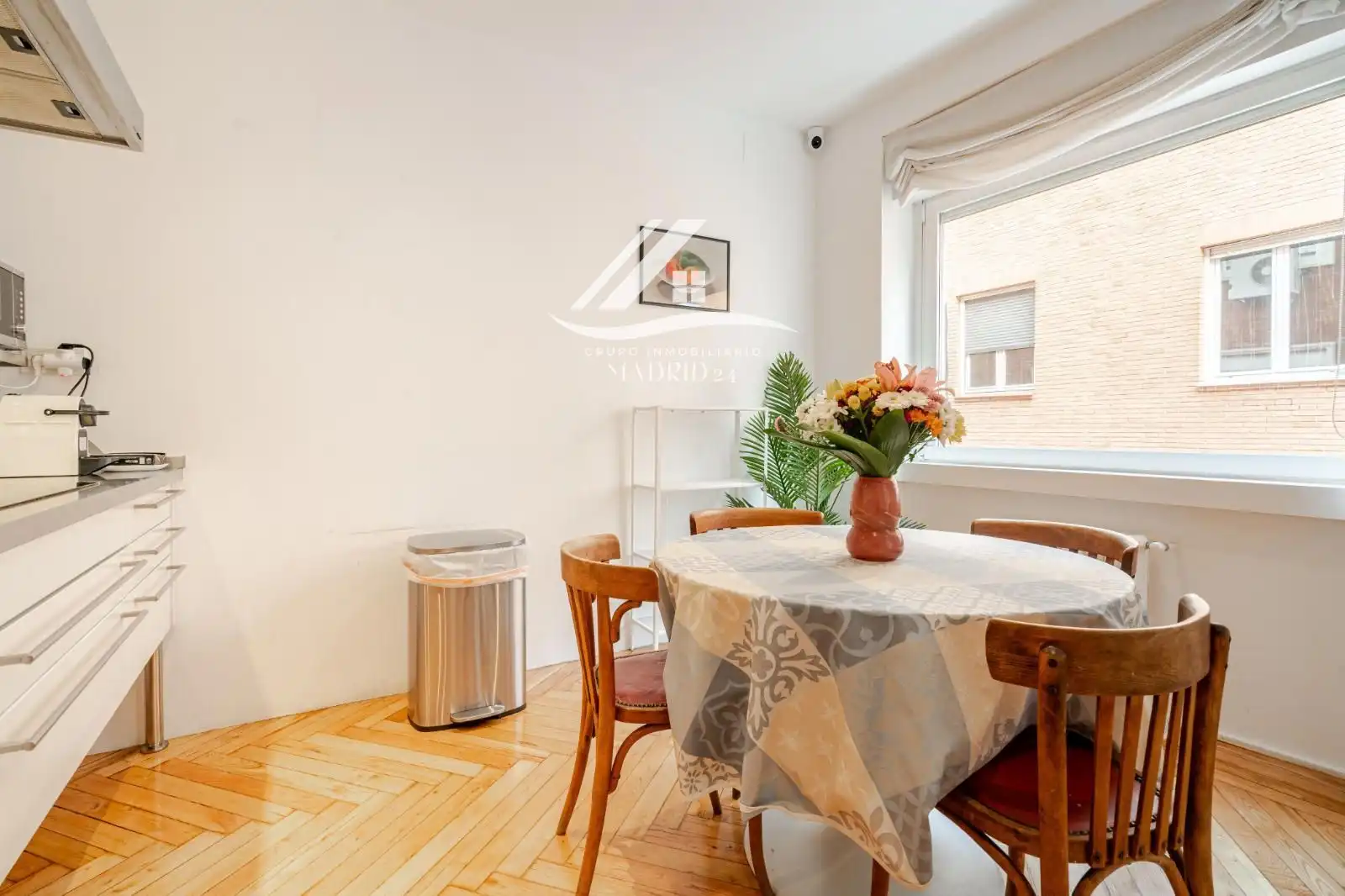 Comedor de Piso de alquiler en Madrid con Aire acondicionado, Calefacción y Amueblado