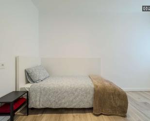 Bedroom of Flat to share in  Barcelona Capital  with Air Conditioner and Terrace