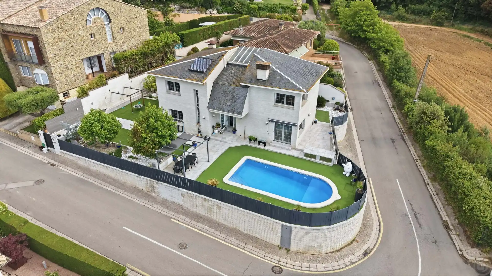 Außenansicht von Haus oder Chalet zum Verkauf in Girona mit Terrasse und Schwimmbad