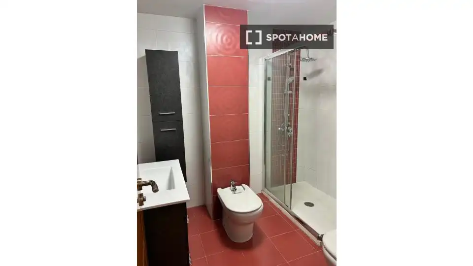 Baño de Apartamento para compartir en Granada con Aire acondicionado, Terraza y Amueblado