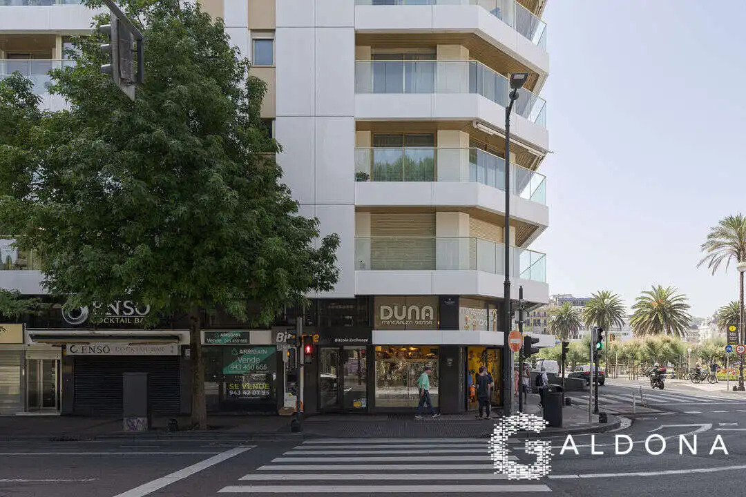 Vista exterior de Piso en venta en Donostia - San Sebastián  con Calefacción, Terraza y Balcón