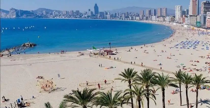 Vista exterior de Casa o chalet en venta en Benidorm con Aire acondicionado, Calefacción y Jardín privado