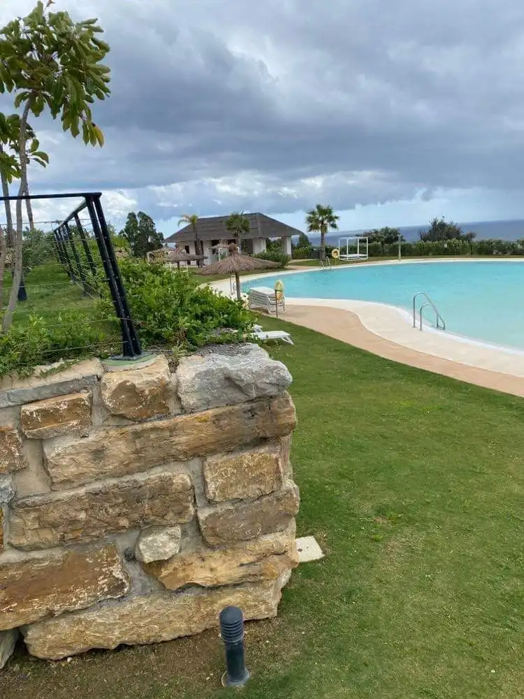 Piscina de Pis de lloguer en Estepona amb Aire condicionat, Terrassa i Rentadora