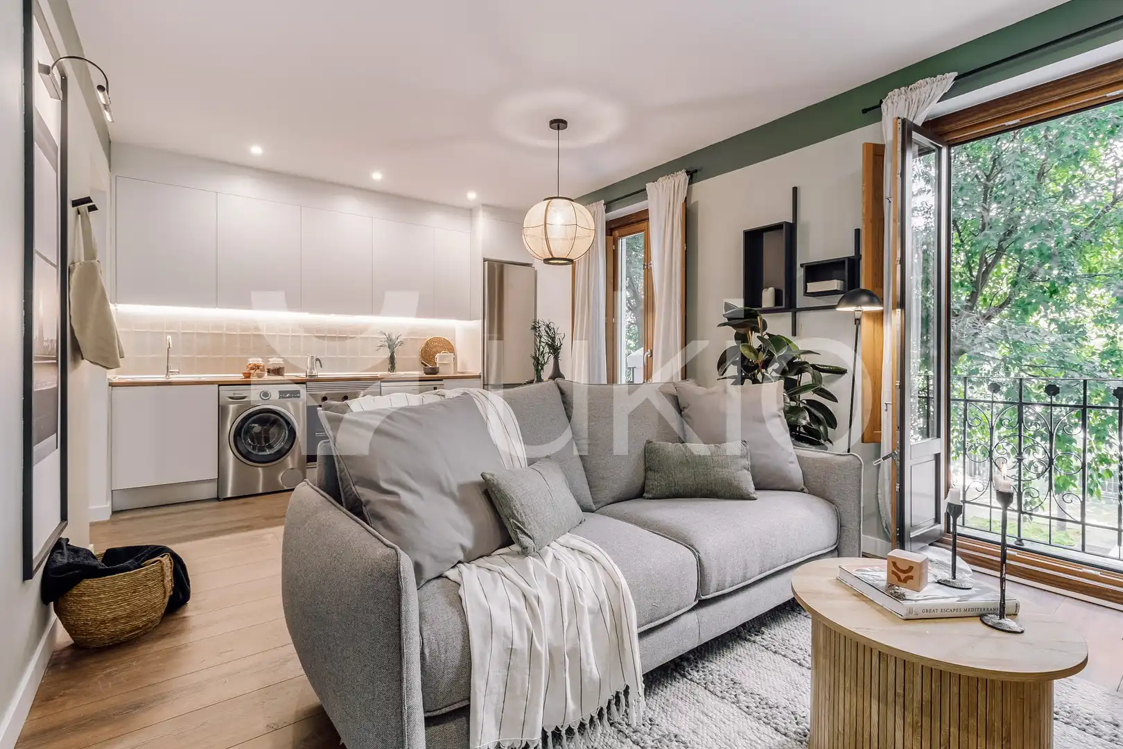 Living room of Apartments for rent in Madrid  with Air Conditioner, Heating and Furnished