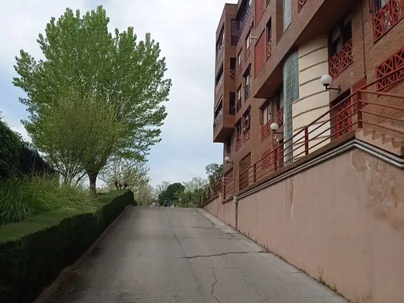 Außenansicht von Garage zur Miete in Alcobendas