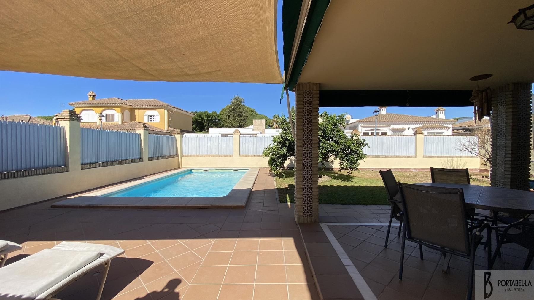 Swimming pool of House or chalet for sale in El Puerto de Santa María  with Air Conditioner, Terrace and Storage room