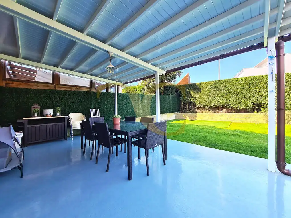 Detached house with garden for sale in Camino de la Belga