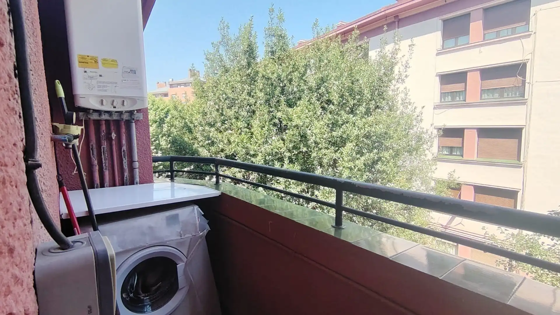 Terrassa de Pis en venda en Bilbao  amb Calefacció, Moblat i Balcó