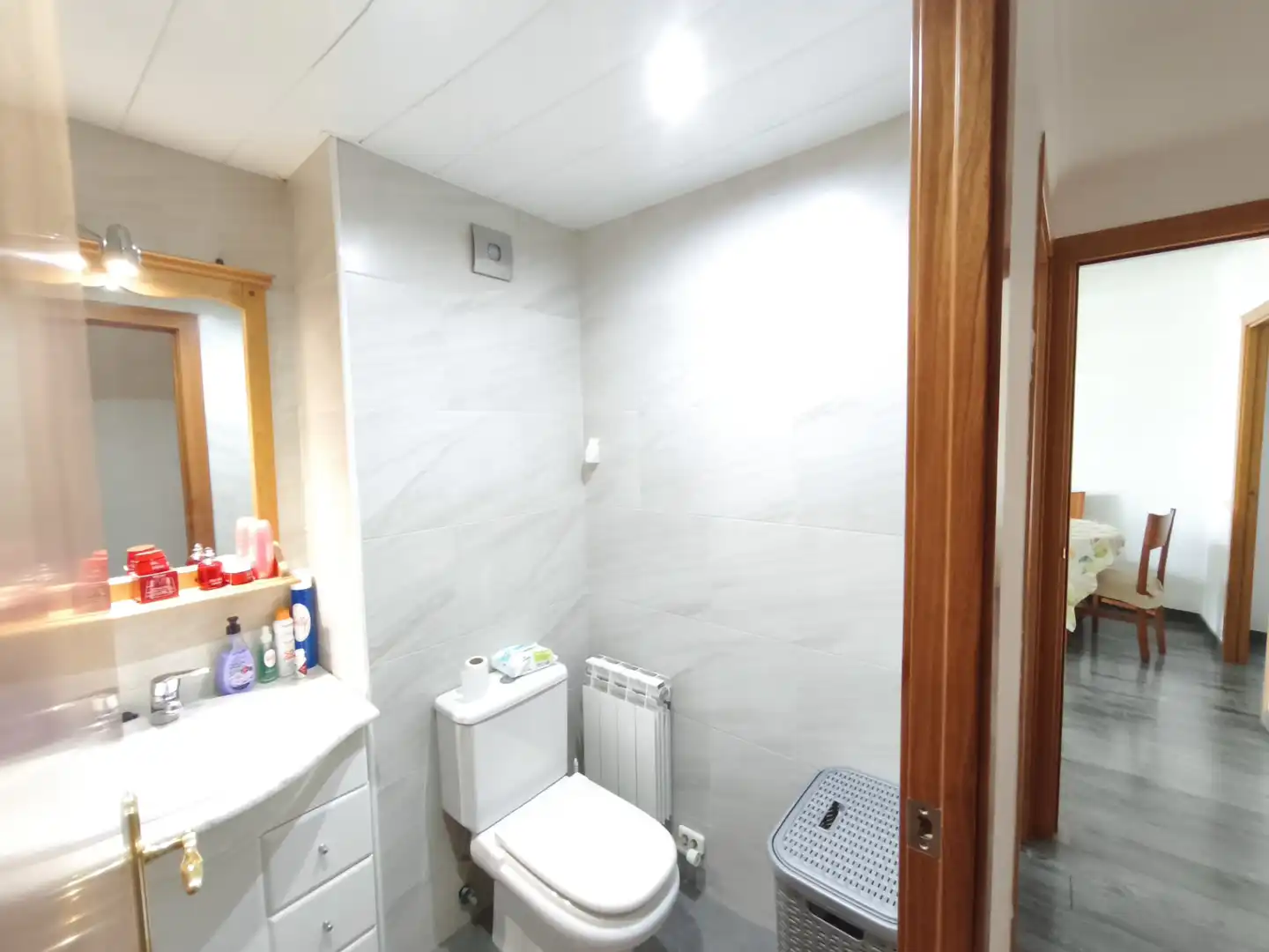 Badezimmer von Wohnung zum Verkauf in Terrassa mit Heizung, Parkett und Balkon
