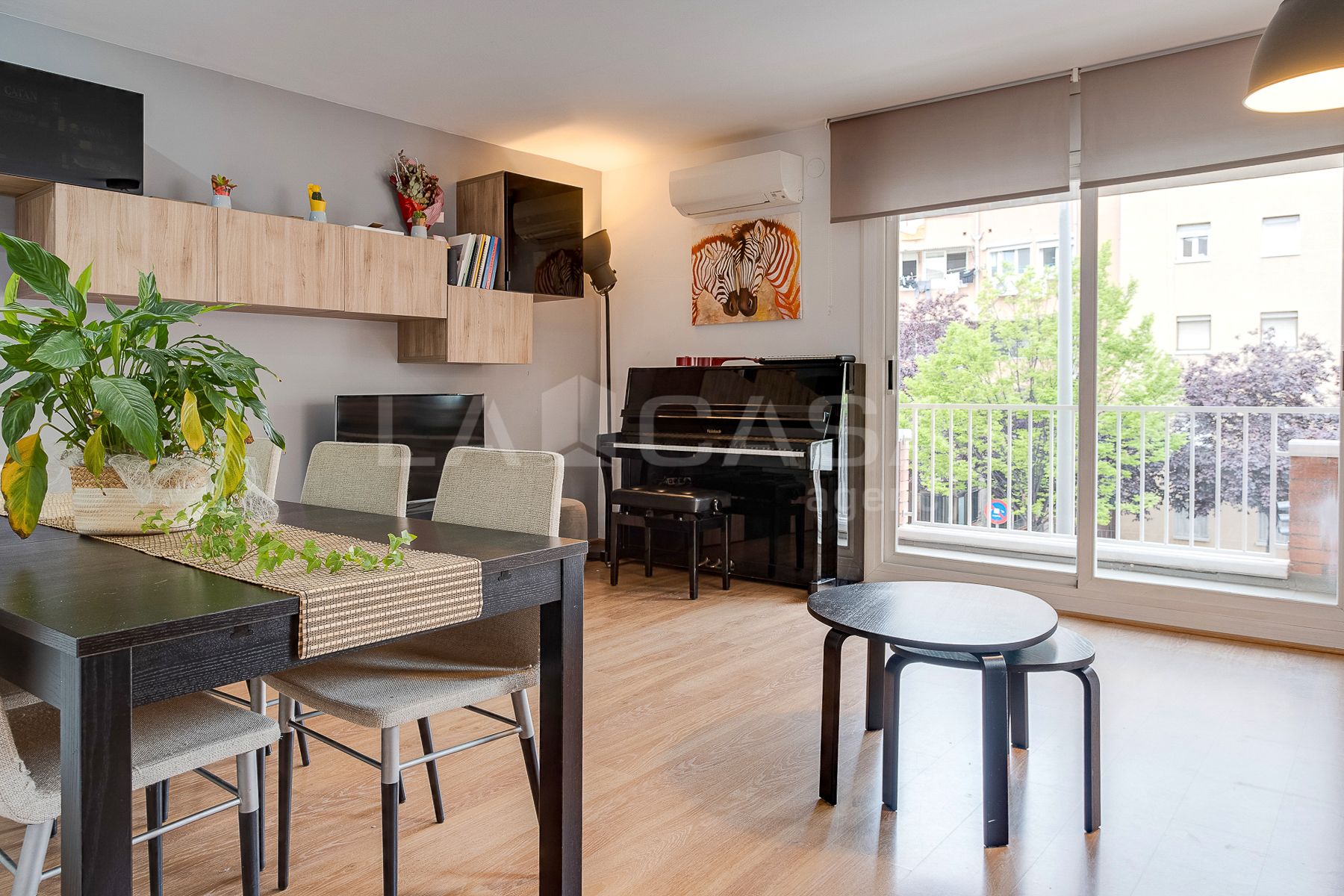 Sala d'estar de Casa adosada en venda en Granollers amb Calefacció, Terrassa i Balcó