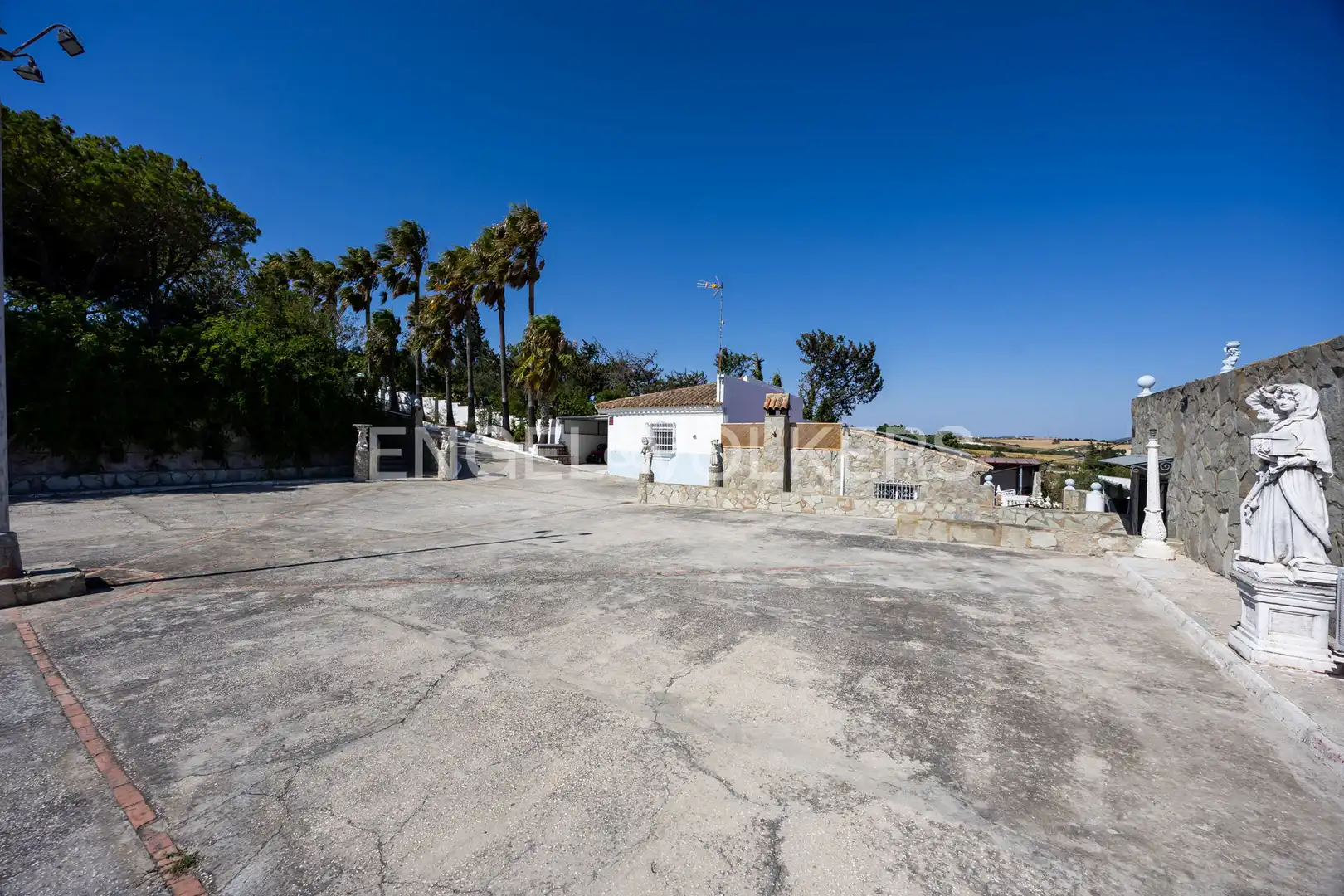 Vista exterior de Casa o chalet en venta en Chiclana de la Frontera con Aire acondicionado, Calefacción y Jardín privado