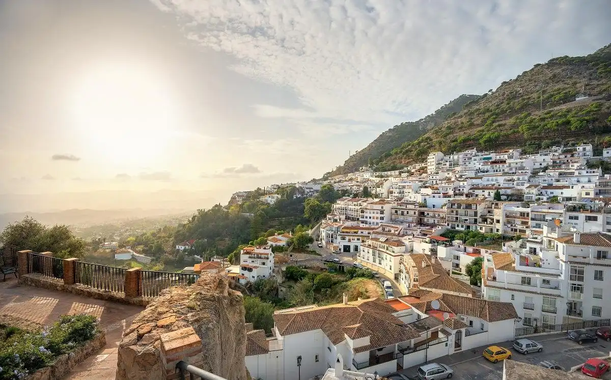 Vista exterior de Apartament en venda en Mijas amb Aire condicionat, Jardí privat i Terrassa