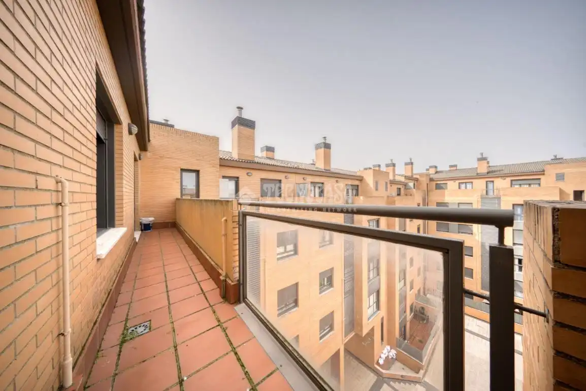 Terraza de Piso en venta en Arroyo de la Encomienda con Terraza, Trastero y Piscina comunitaria