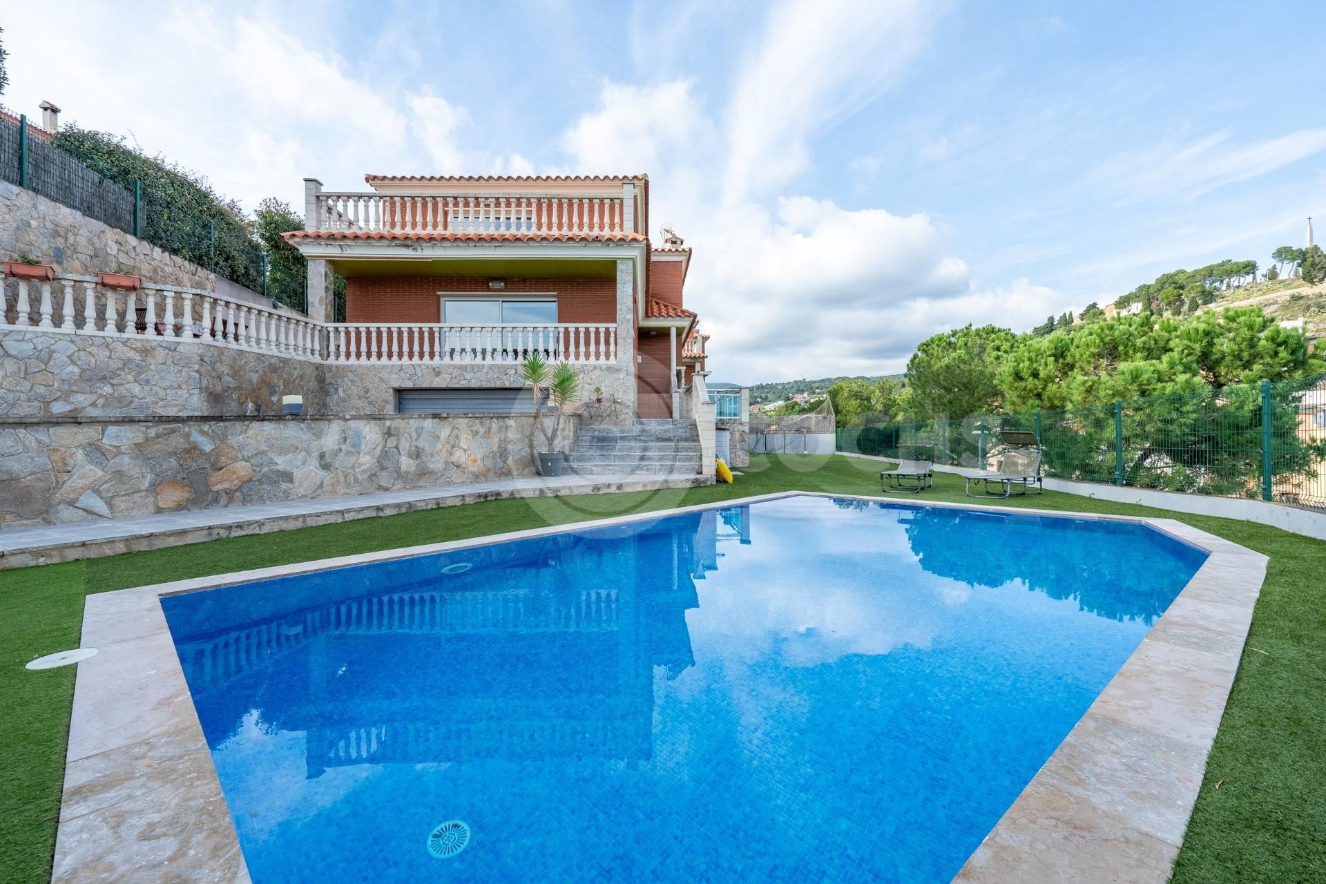 Vista exterior de Casa o xalet en venda en Castellvell del Camp amb Aire condicionat, Calefacció i Jardí privat