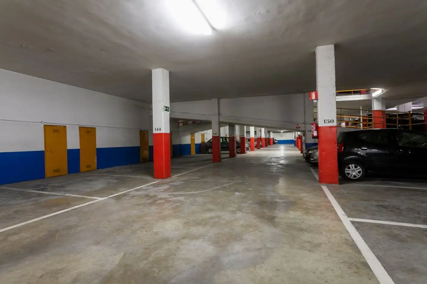 Parking of Flat for sale in Jaca  with Heating, Parquet flooring and Terrace
