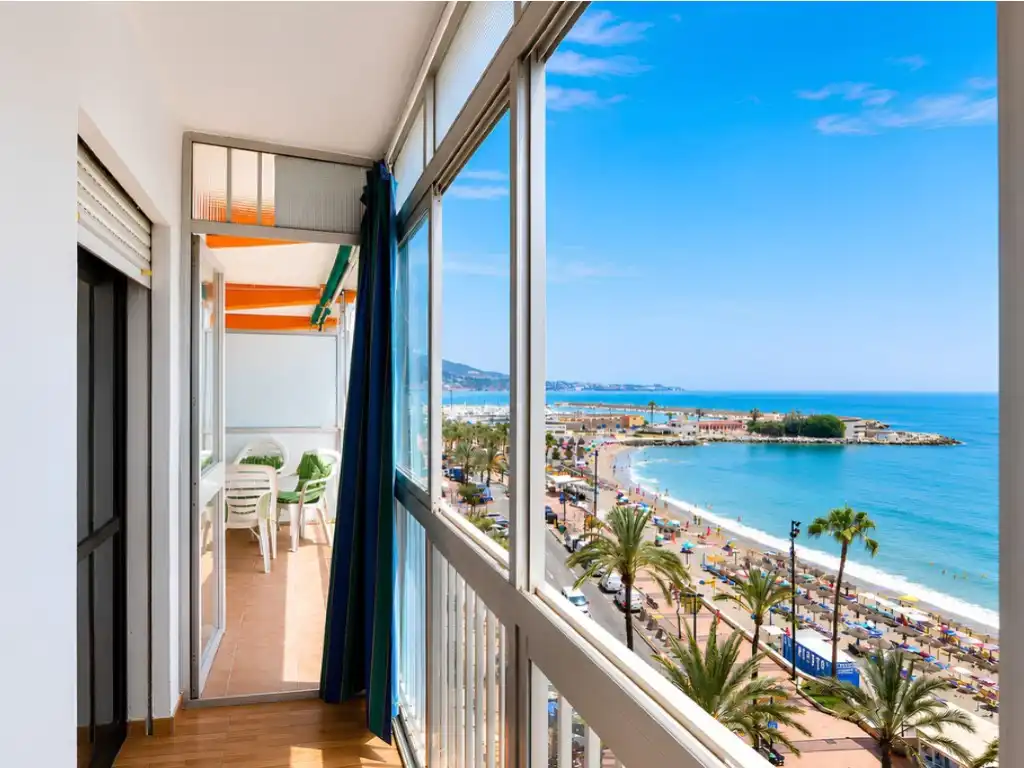 Habitación de Piso en venta en Fuengirola con Aire acondicionado, Terraza y Amueblado