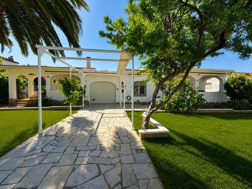 House with pool for sale in Miami Platja, imagen 2
