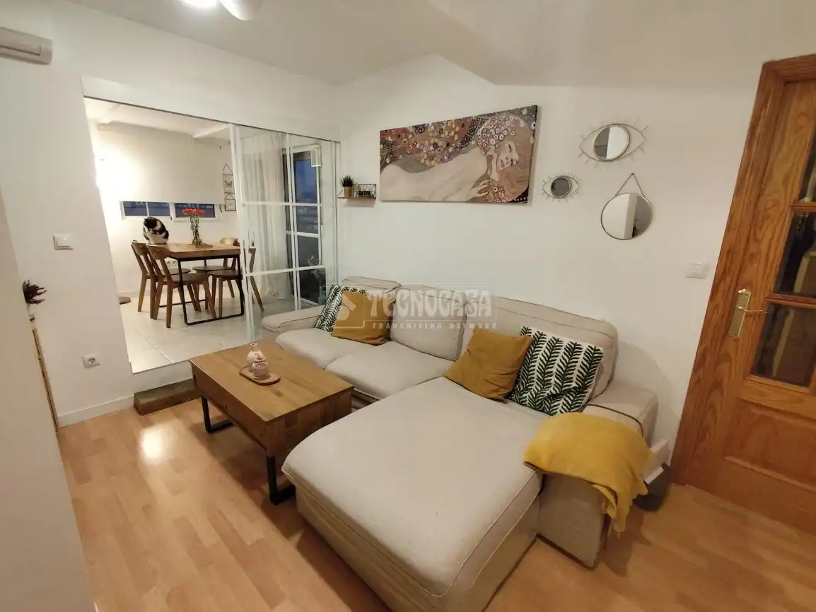 Sala d'estar de Àtic en venda en Córdoba amb Aire condicionat, Parquet i Terrassa