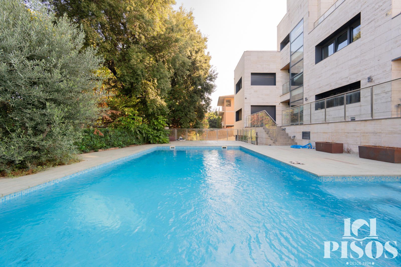 Swimming pool of House or chalet for sale in Sant Cugat del Vallès  with Air Conditioner, Storage room and Swimming Pool