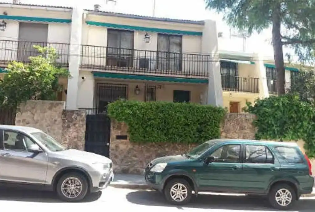 Vista exterior de Casa adosada en venta en Madrid