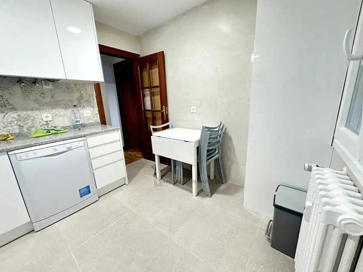 Cocina de Piso de alquiler en Burgos con Calefacción, Terraza y Amueblado