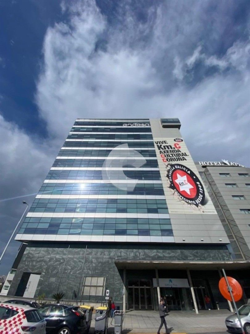 Oficina de lloguer a Someso - Matogrande