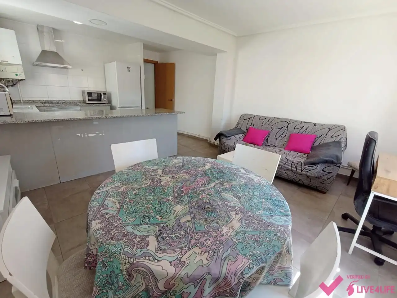 Living room of Flat for share in Valencia  with Heating and Furnished