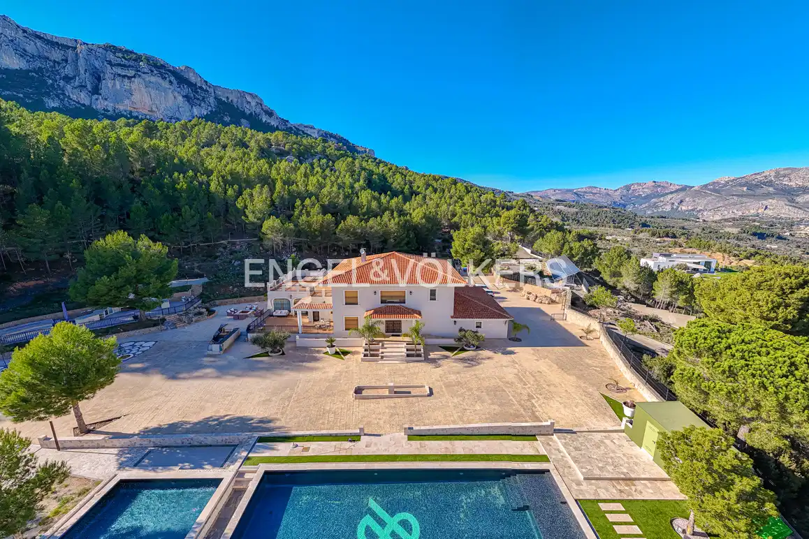 Exterior view of Houses for sale in El Castell de Guadalest  with Private garden, Swimming Pool and Jacuzzi