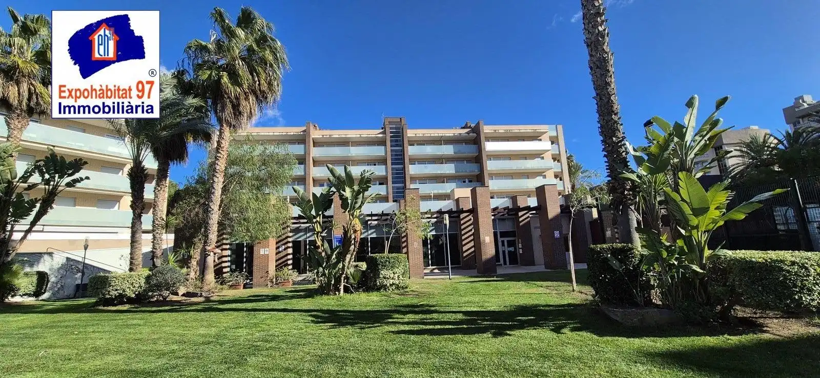Vista exterior de Apartament en venda en Salou amb Calefacció, Jardí privat i Terrassa
