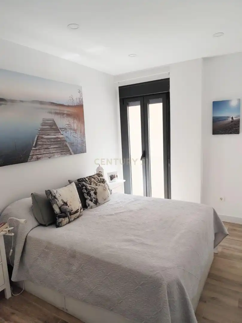 Schlafzimmer von Wohnungen zur Miete in Fuengirola mit Klimaanlage, Ofen und Waschmaschine