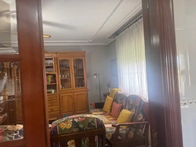 Sala d'estar de Casa o xalet en venda en Castropol amb Calefacció, Jardí privat i Parquet