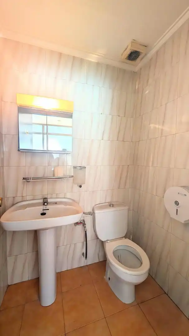 Badezimmer von Büro zur Miete in Elche ciudad