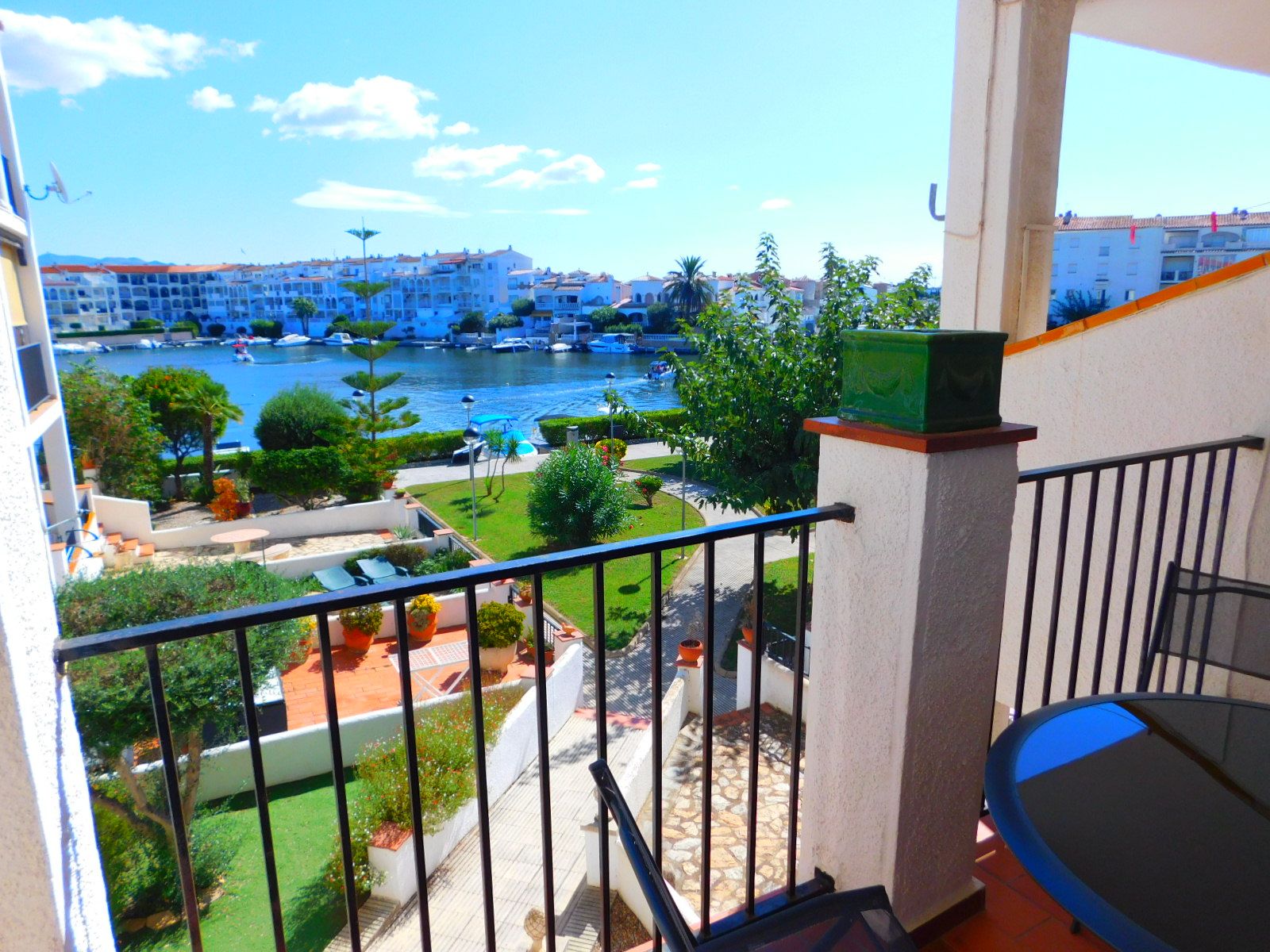 Jardí de Apartament en venda en Empuriabrava amb Aire condicionat, Terrassa i Forn