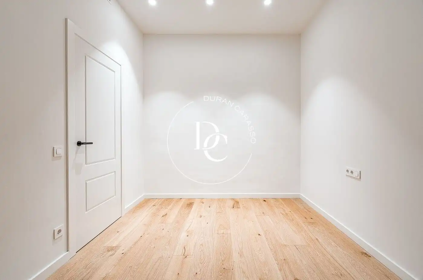 Schlafzimmer von Wohnung zum Verkauf in Barcelona mit Klimaanlage, Heizung und Terrasse