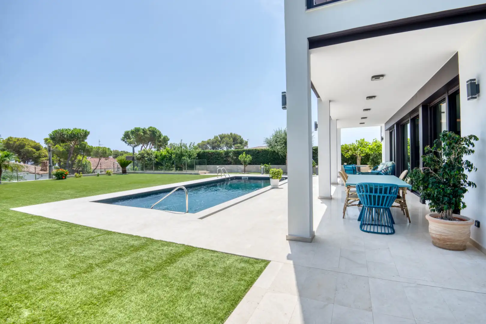 Chalet con piscina en venta en Carrer Cadí, imagen 6