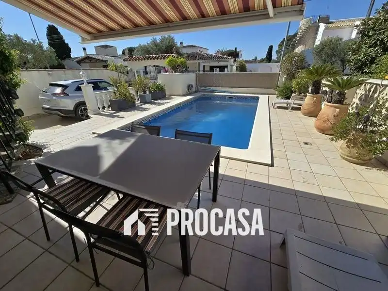 Villa con piscina in vendita a Pení, imagen 19