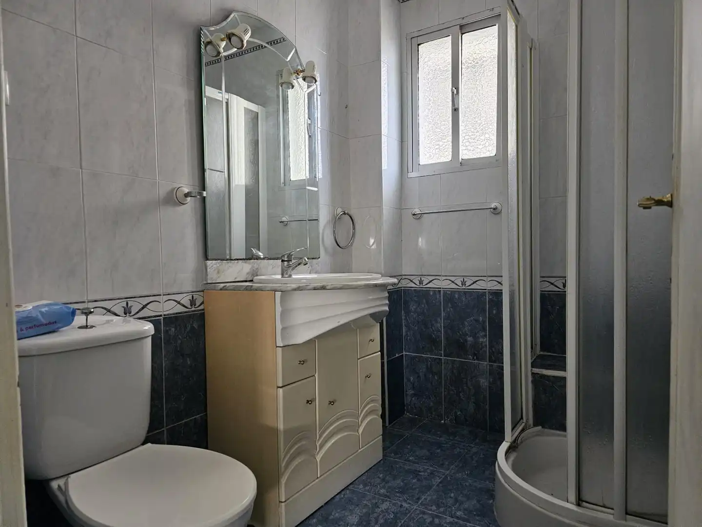 Bathroom of Ground floor for sale in Puerto Real