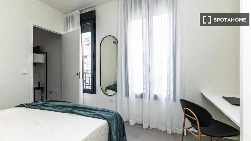 Habitación de Piso de alquiler en Valencia con Aire acondicionado, Calefacción y Amueblado
