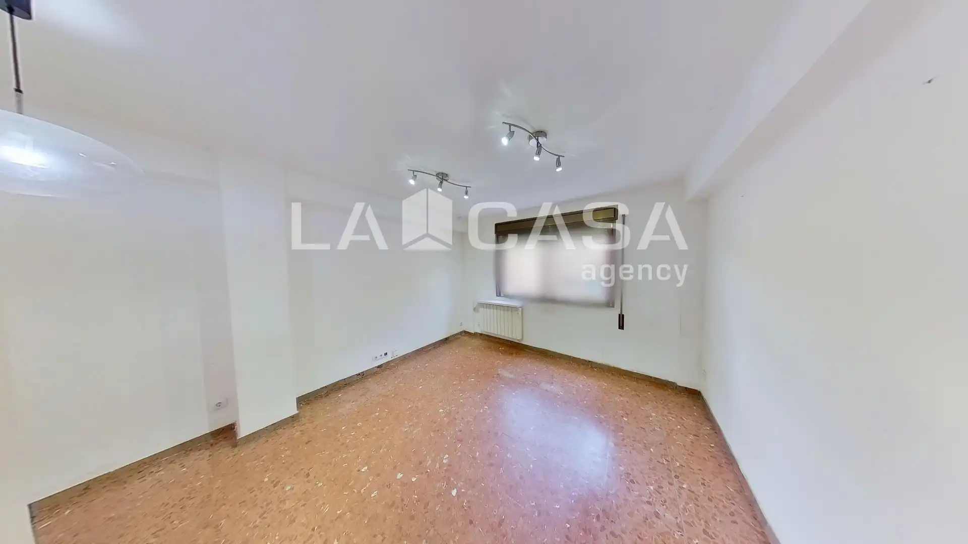 Piso en venta en Barcelona con Trastero y Balcón