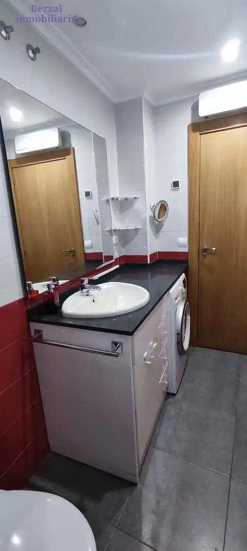Badezimmer von Wohnung zum Verkauf in  Logroño mit Klimaanlage, Heizung und Terrasse