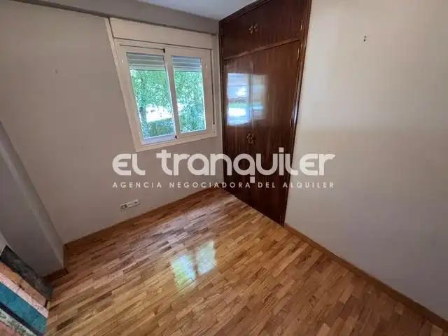 Schlafzimmer von Wohnung zur Miete in Móstoles mit Klimaanlage, Parkett und Terrasse