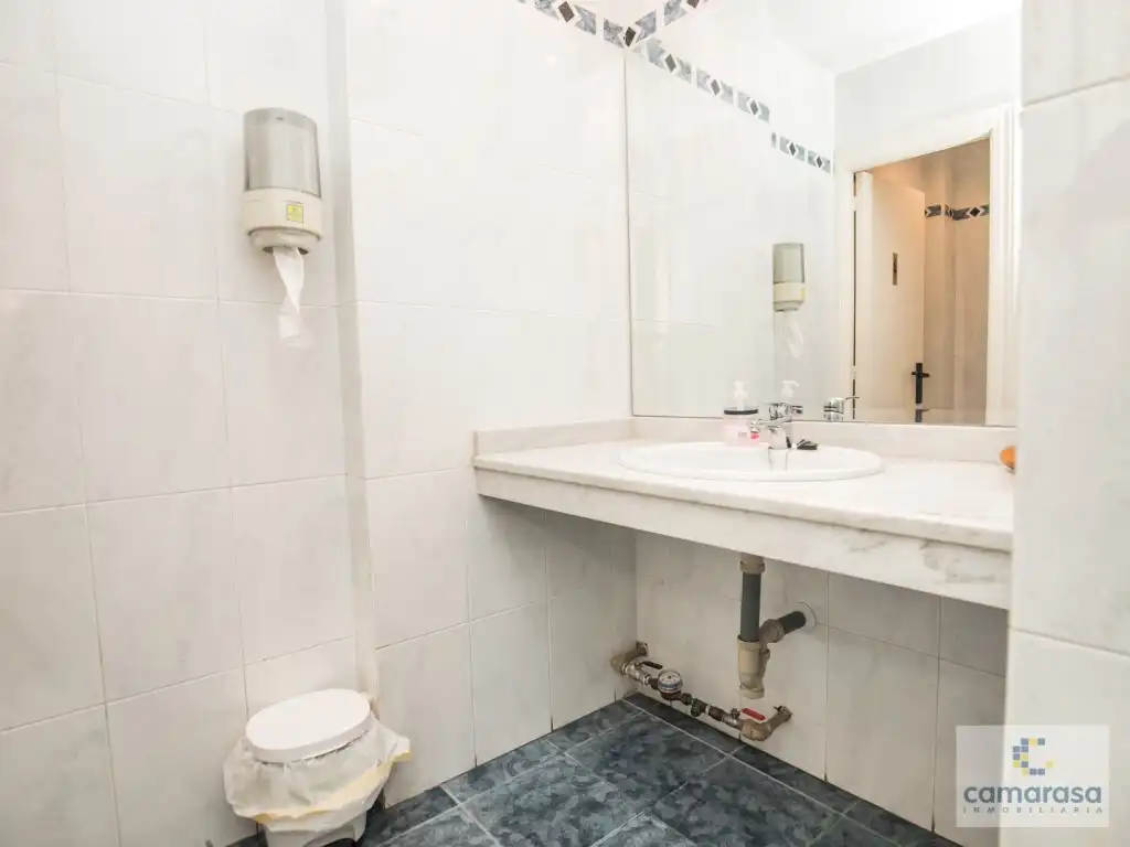 Baño de Local en venta en Ávila